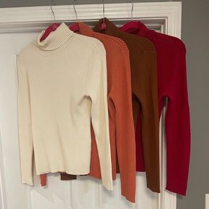 Size 2 Large Turtleneck 25 ea 4 Turtlenecks